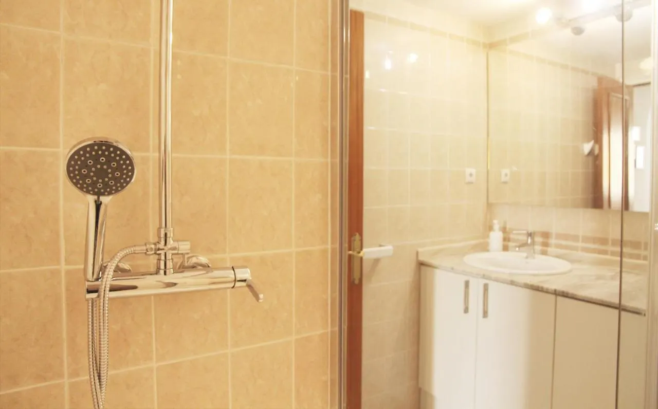דירה La Perla Apartment, Paradis Park, La Pineda - Atico 1ª Linea - Solarium - Wifi - Piscina ספרד