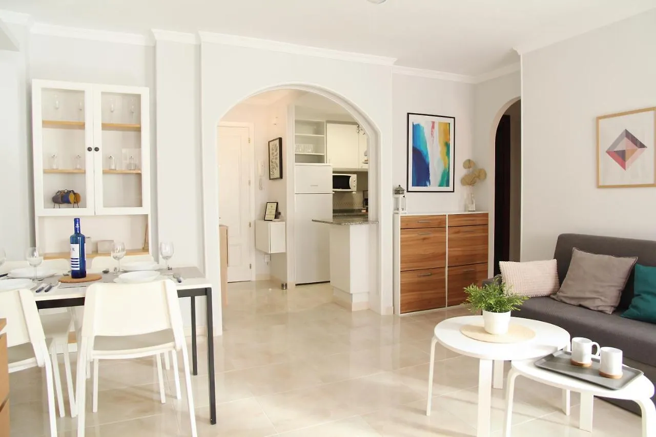 Apartment La Perla Apartment, Paradis Park, La Pineda - Atico 1ª Linea - Solarium - Wifi - Piscina Spain